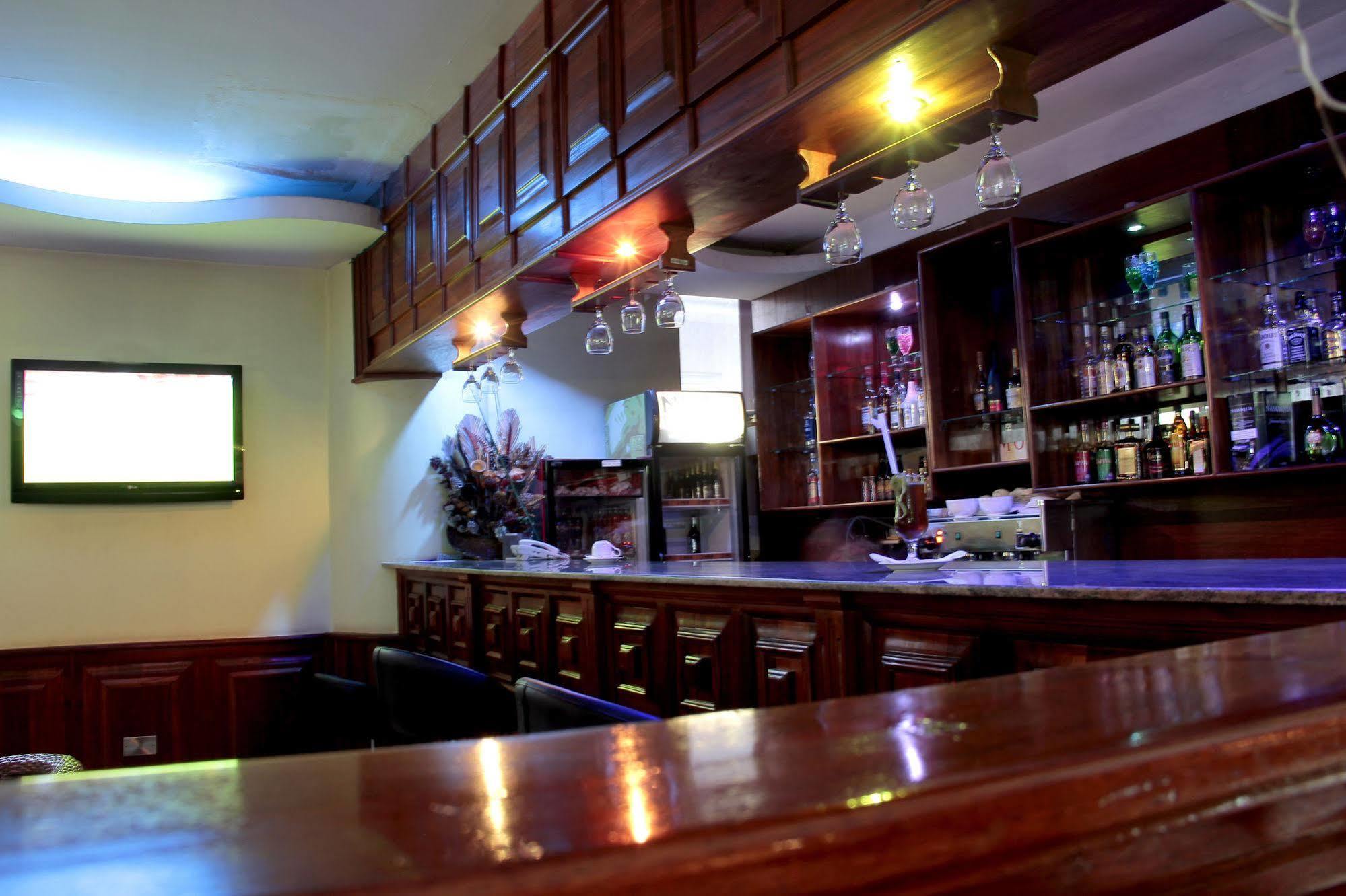 Hotel Sojovalo Kampala Dış mekan fotoğraf