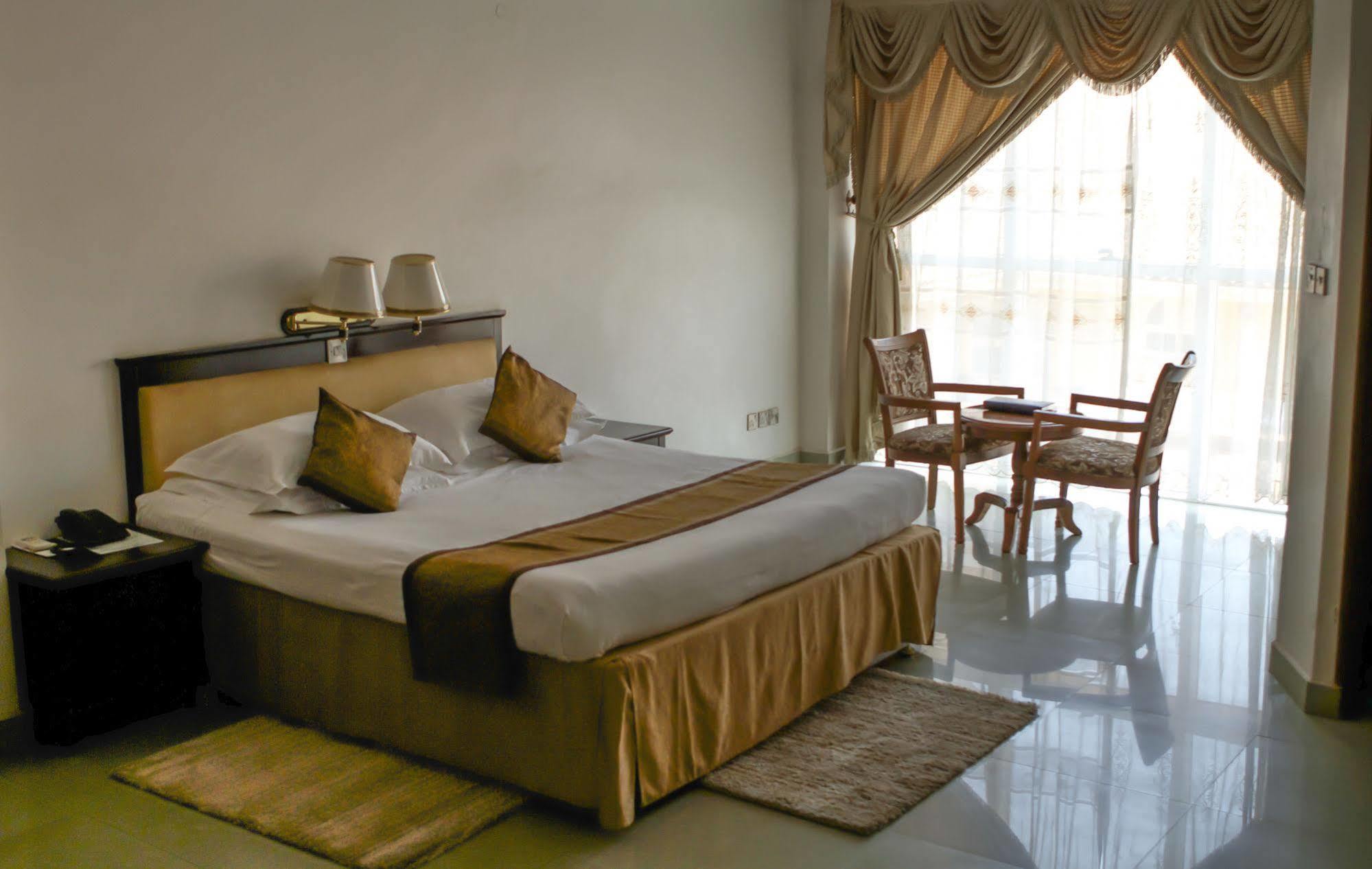 Hotel Sojovalo Kampala Dış mekan fotoğraf